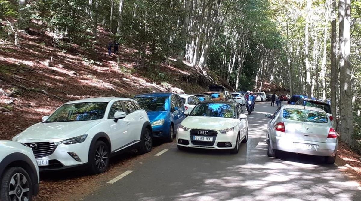 Accesos al parque natural del Montseny el fin de semana del puente del Pilar del 2020.