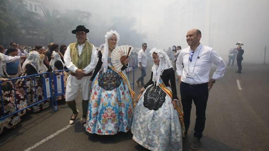 La Bellea del Foc y la Infantil en la mascletà del día 5.