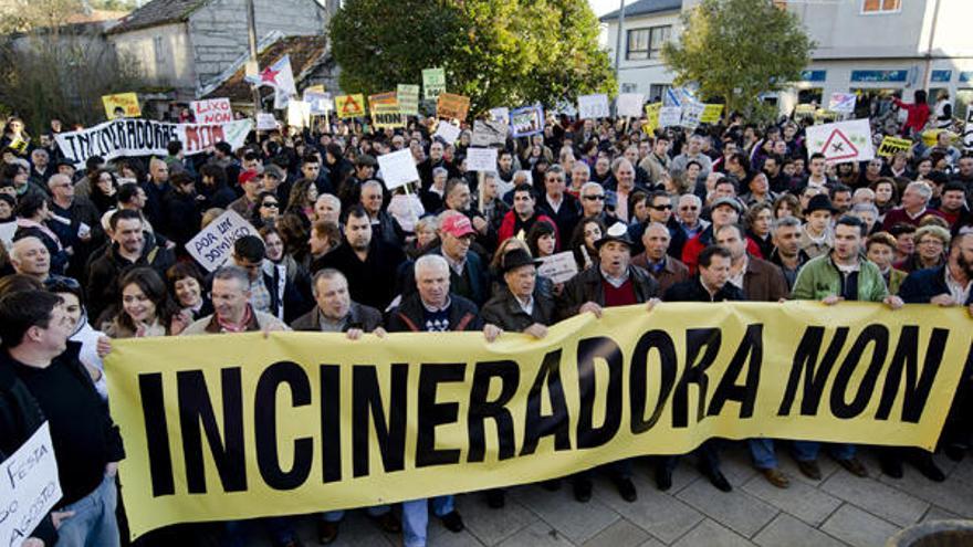 Manifestación en el Concello de O Irixo en contra de la planta el pasado enero.