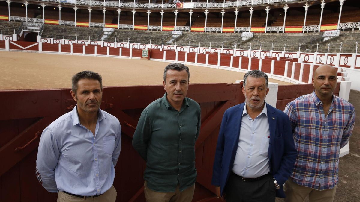 Por la izquierda, Ivan Diez, Carlos González Tirador, Ángel Junquera y Manuel Hernández, en El Bibio.