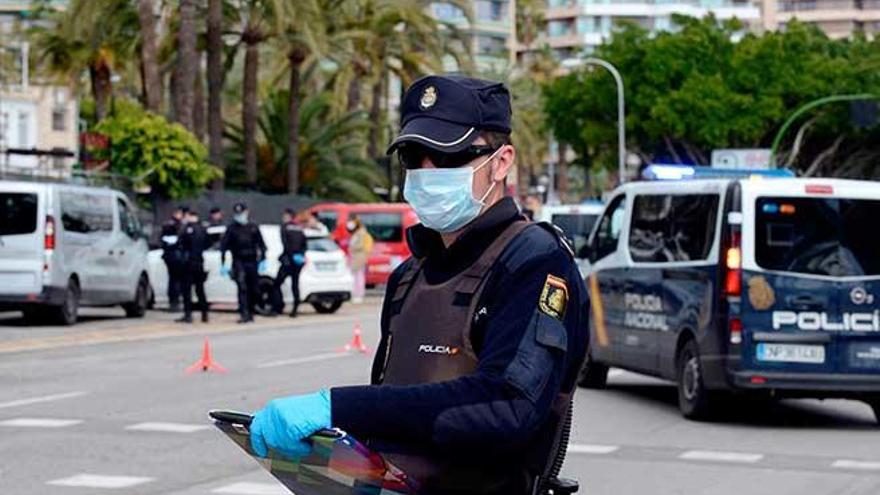 Detenido al escupir a dos policías tras desobedecer la orden de confinamiento