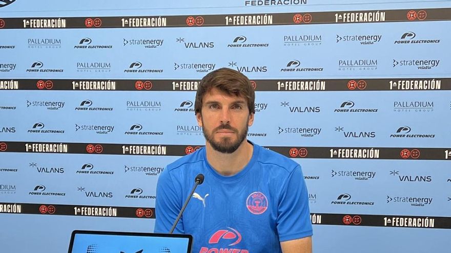 Eugeni, futbolista de la UD Ibiza: &quot;Con la plantilla actual estamos suficientemente capacitados para ganar al Villarreal B&quot;