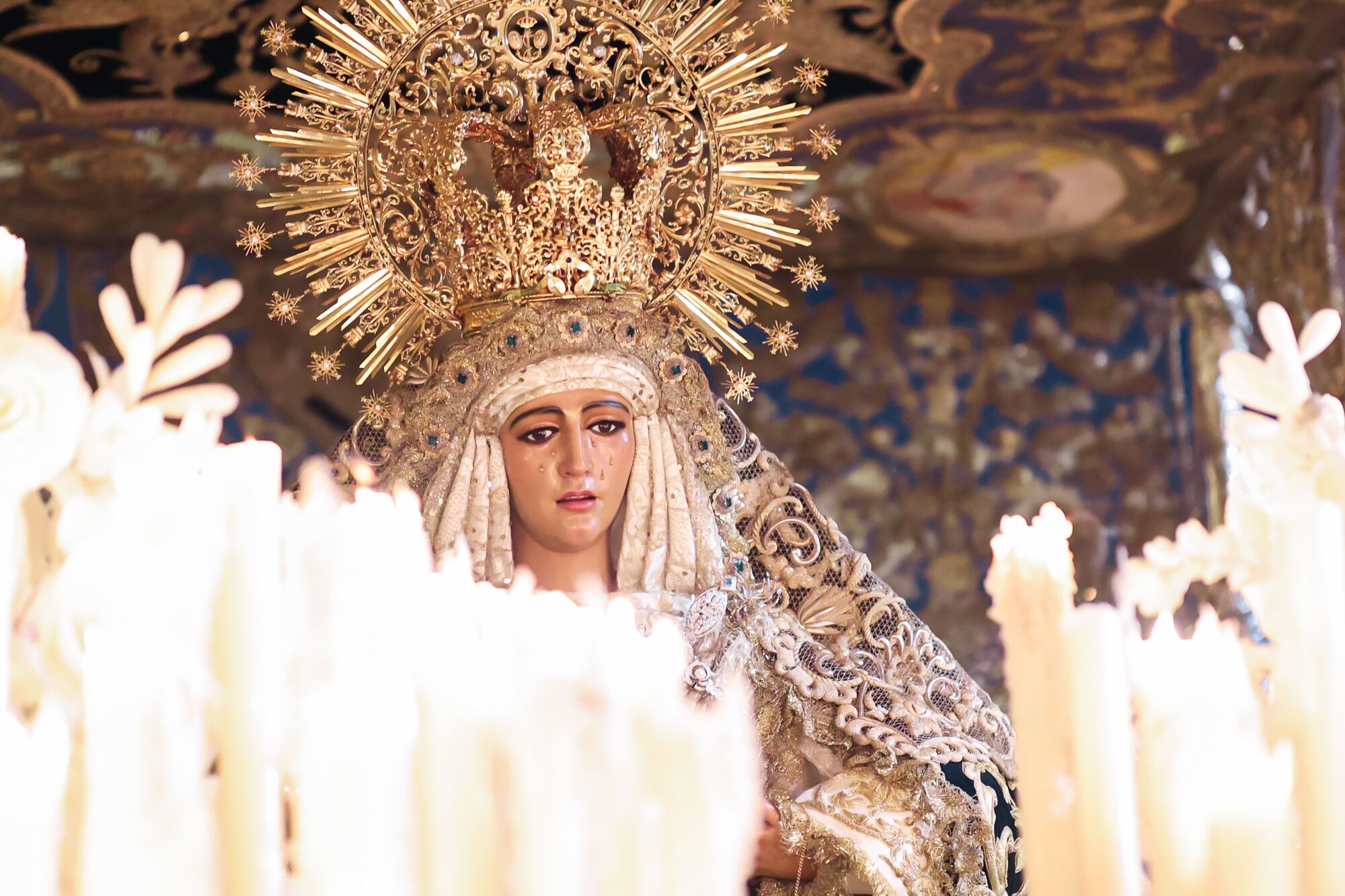 Magna 2024 en Sevilla. La Esperanza de Triana procesiona por las calles de Sevilla