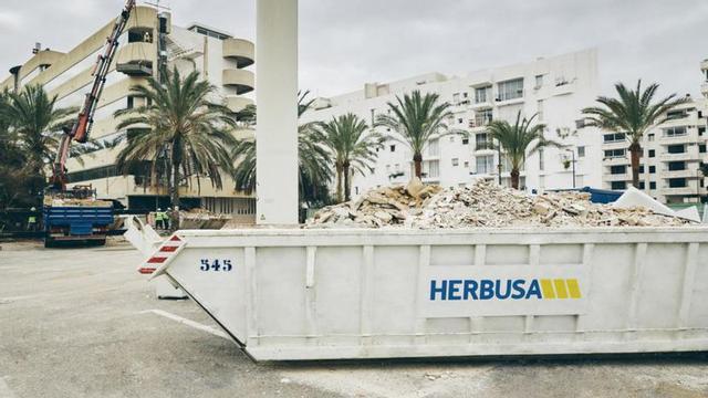 Herbusa dispone de distintos tamaños de contenedores. | HERBUSA