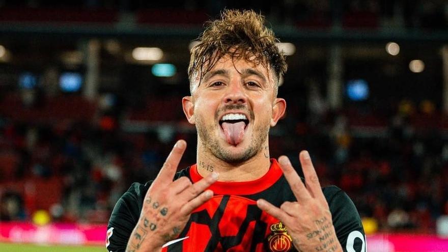 Maffeo celebra una victoria del Mallorca en Son Moix esta temporada.