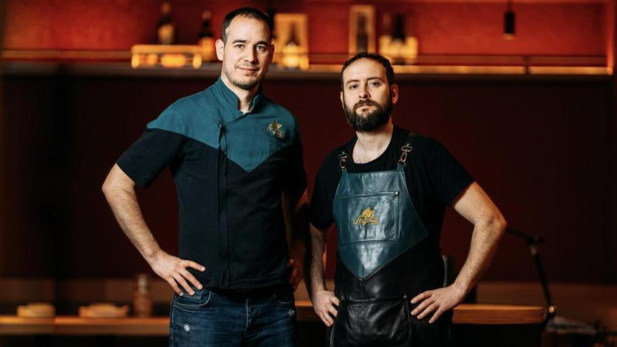 Diez años es mucho para Angelita: coctelería de vanguardia, 3.000 vinos y verduras de la huerta familiar en las traseras de Gran Vía