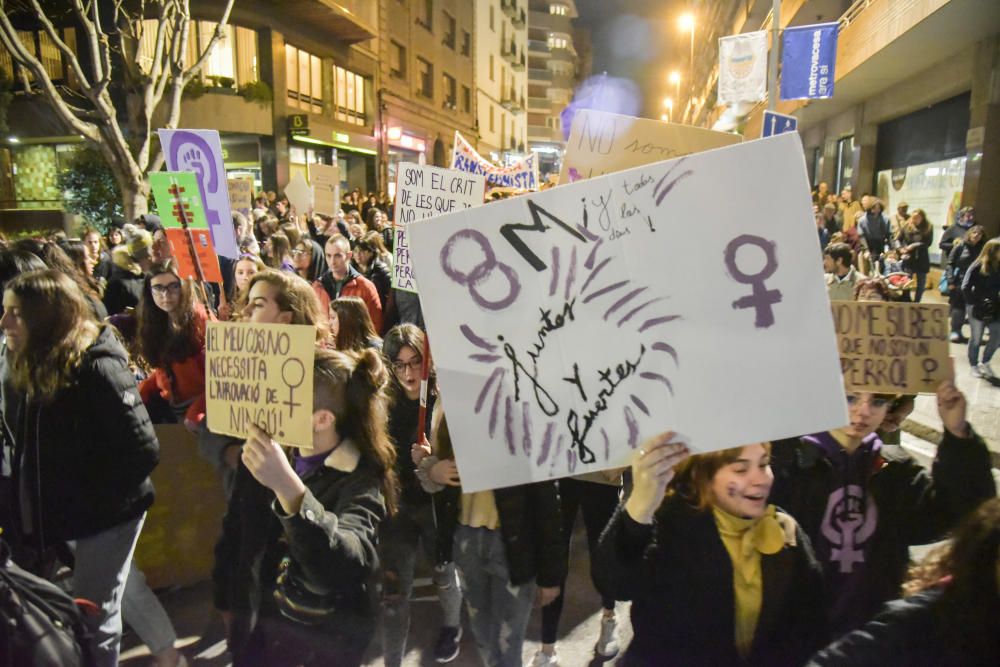 GALERIA | Manifestació feminista pel 8M a Manresa