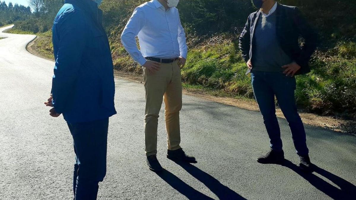 Crespo, Cubela y López, en su visita a las obras.