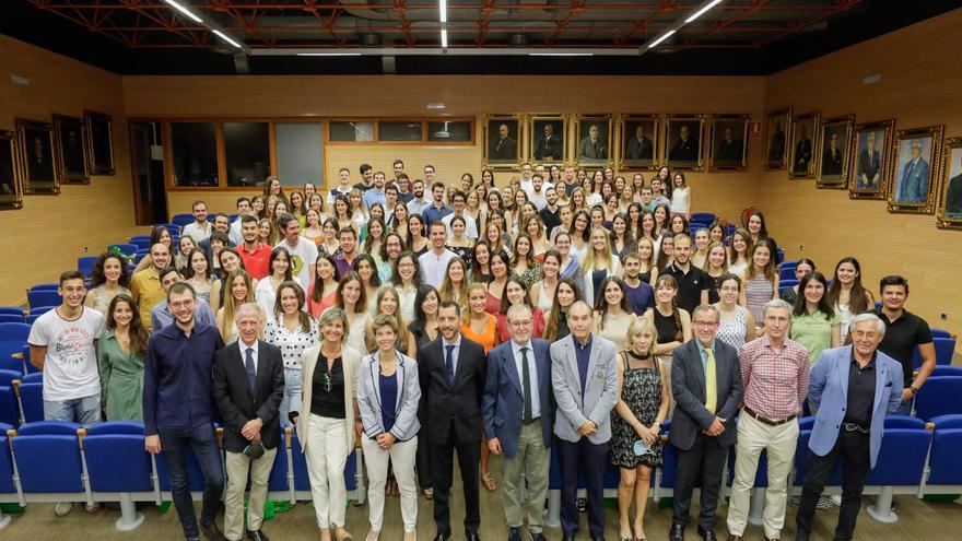 El Colegio de Médicos de Zaragoza da la bienvenida a los 194 MIR que se incorporan a los centros