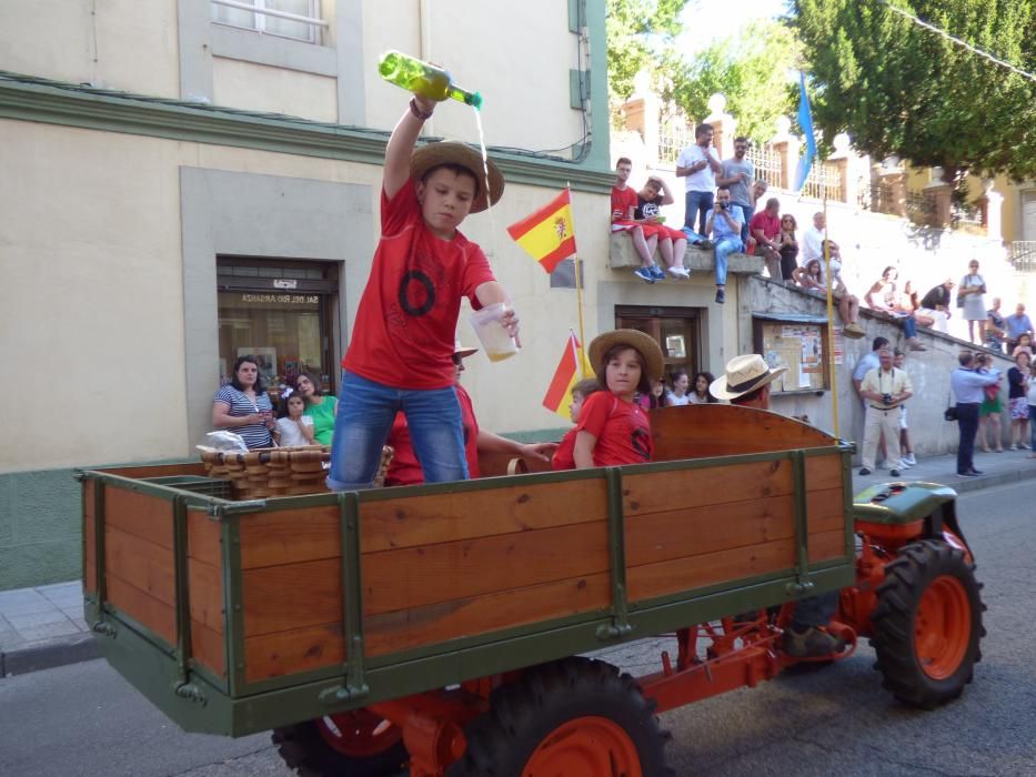 Carrozas de las fiestas de San Roque en Tineo