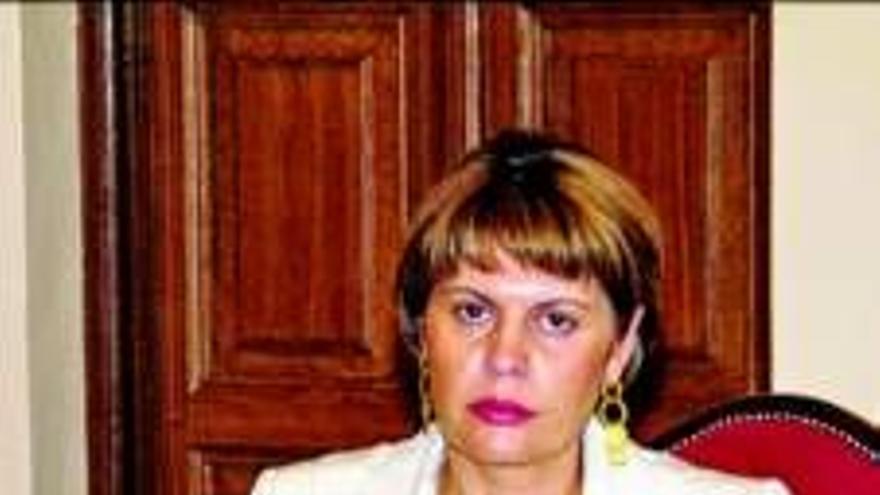 Pilar Acosta PRESIDENTA DE FECONS: &quot;Los bancos nos siguenestrangulando&quot;