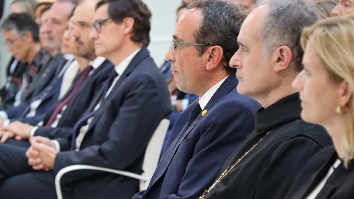 El president de la Generalitat, Salvador Illa, el presidente del Parlament, Josep Rull y Manel Gasch, abat de Montserrat