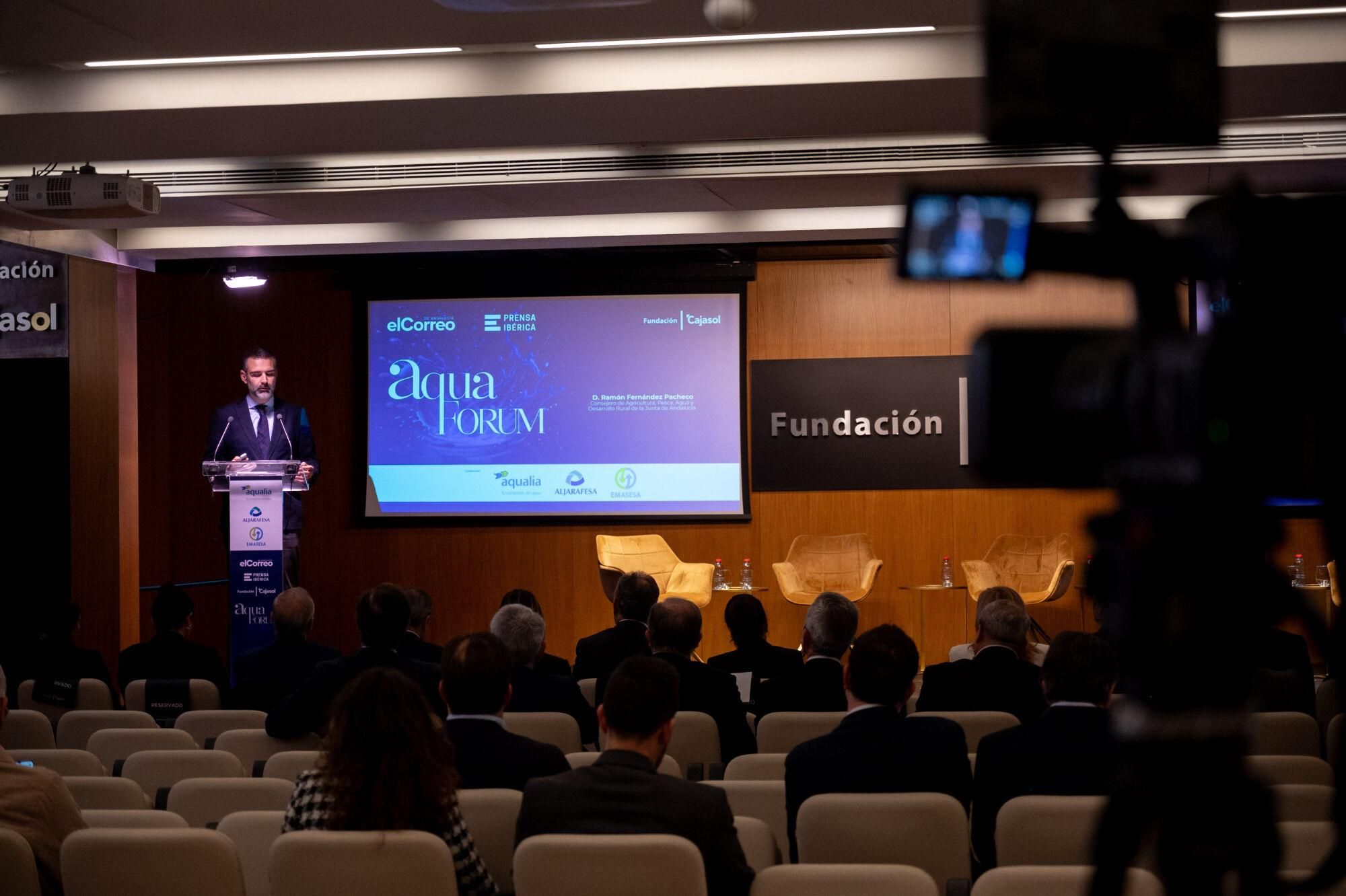 1. Ramón Fernández Pacheco, consejero de Agricultura, Pesca, Agua y Desarrollo Rural de la Junta de Andalucía, durante el encuentro AQUAFORUM 2025 celebrado en Sevilla