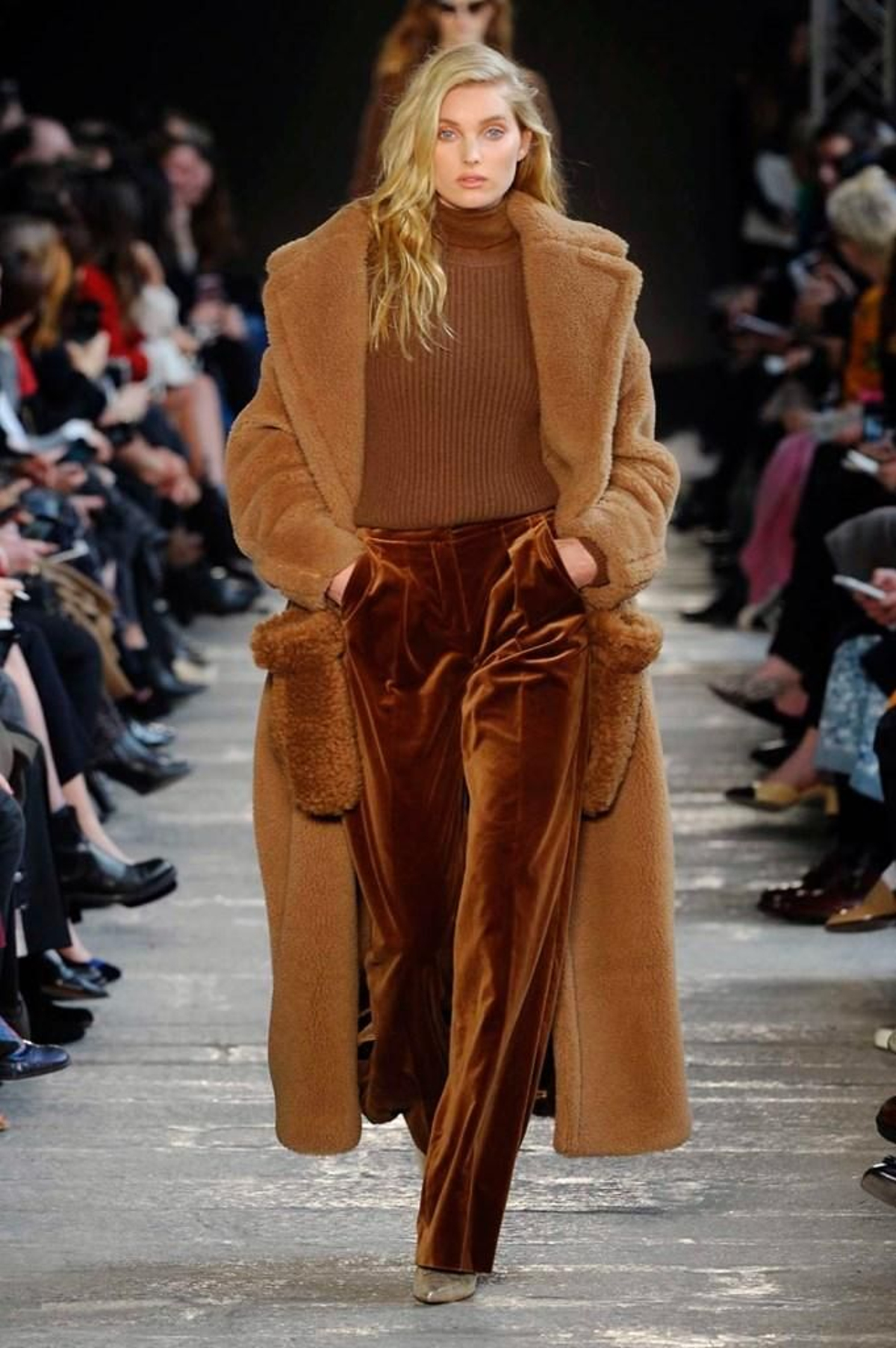 Los tejidos, con textura: Max Mara - Milán - Mujer - Otoño-Invierno 2017-2018 15