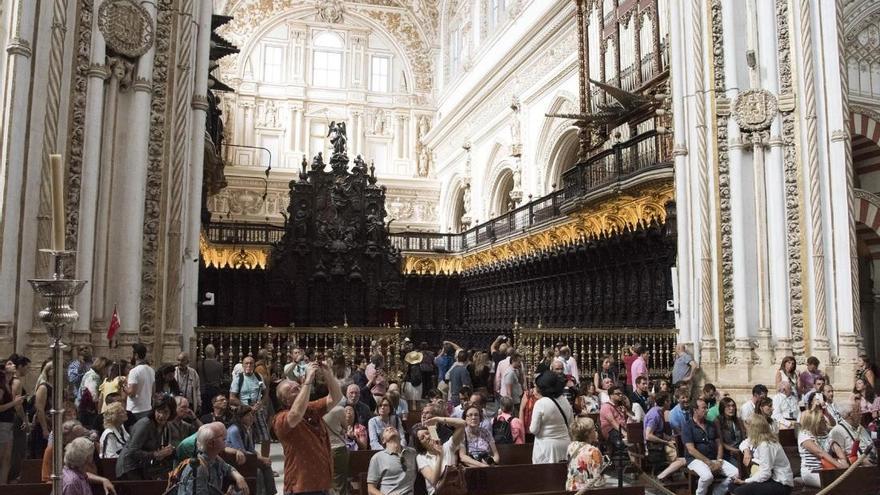 Una encuesta da un notable alto a la Mezquita-Catedral en conservación y limpieza