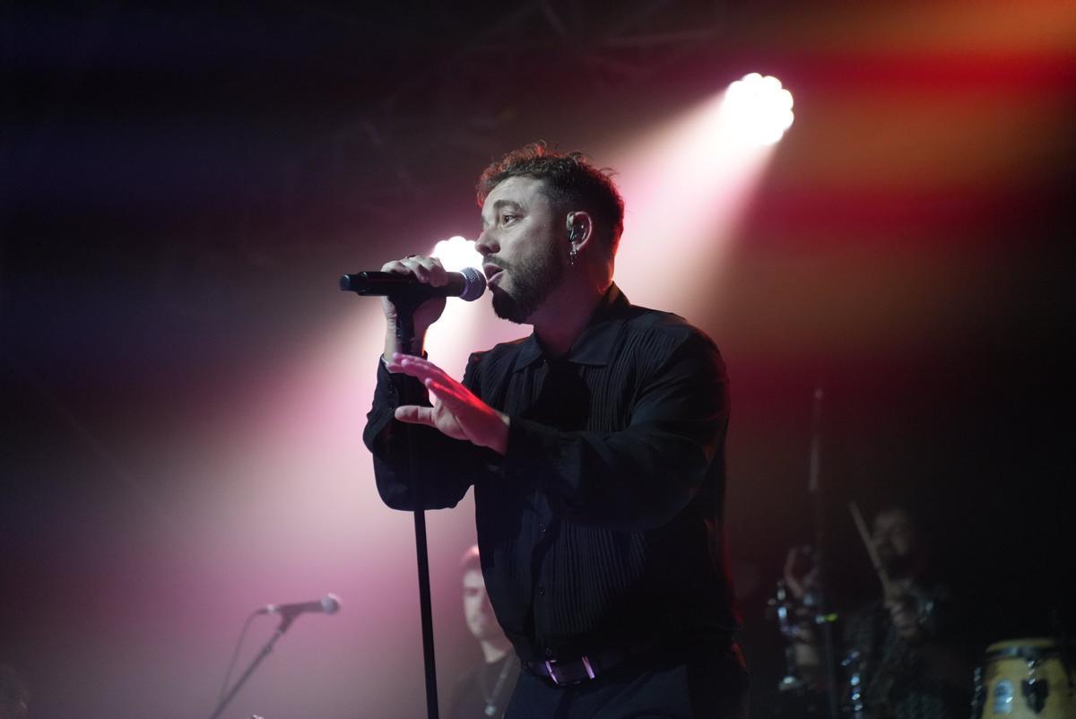 Los Caños llenan de música y nostalgia la plaza de toros de Córdoba