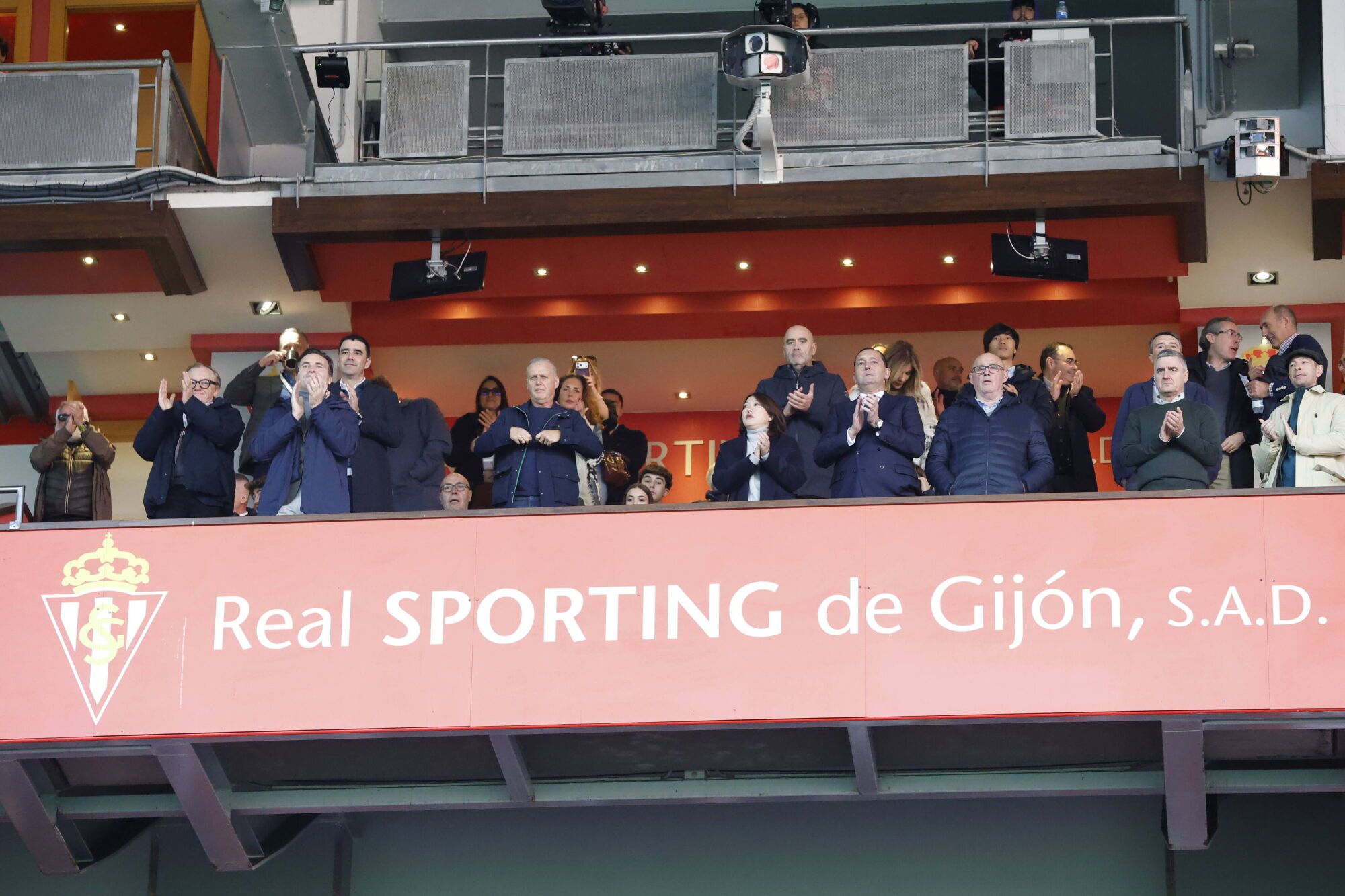 EN IMÁGENES: Gran victoria del Sporting contra el Granada en El Molinón