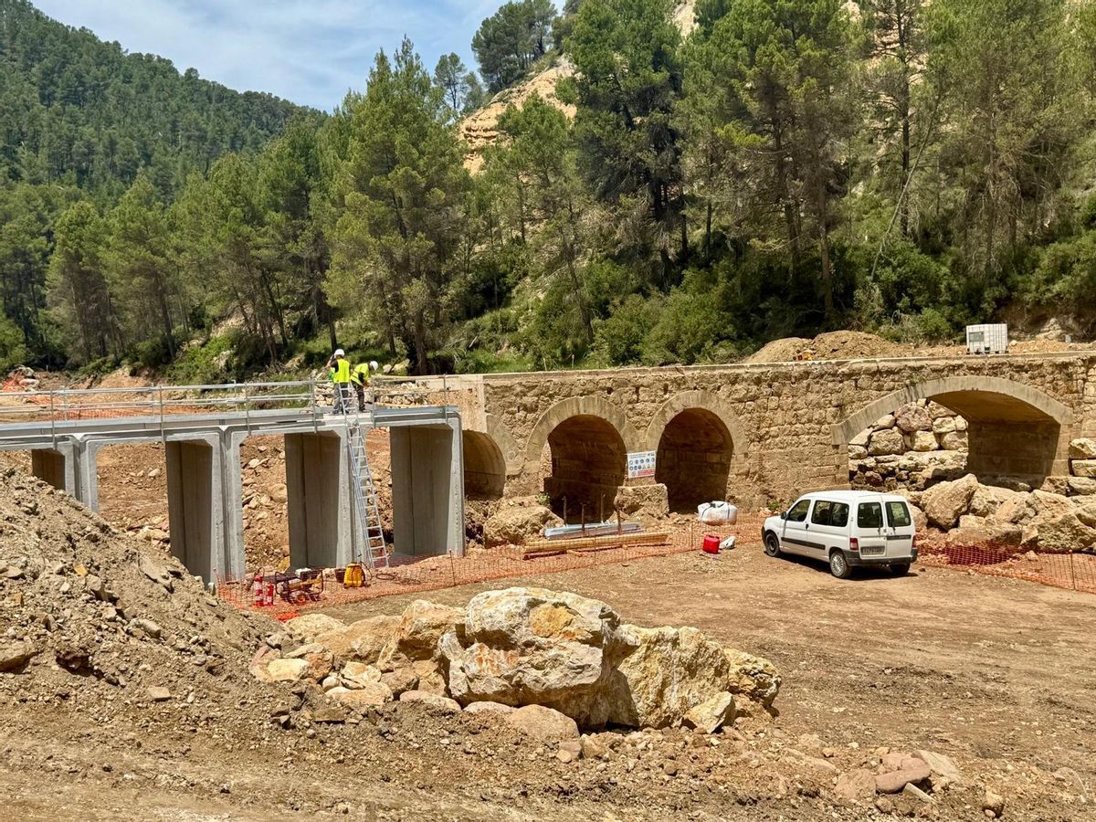 Se duplica la longitud de los puentes tras aumentar el cauce por las riadas.