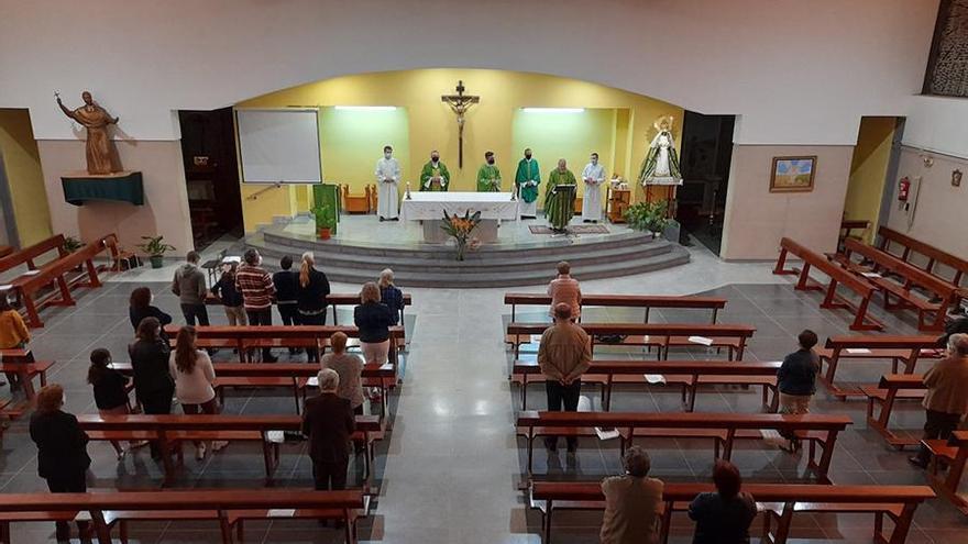 Roban joyas de una imagen de la Virgen y los ventiladores en un templo de Ciudad Jardín