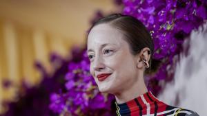 Andrea Riseborough no dejó a nadie indiferente en los Oscars 2024.