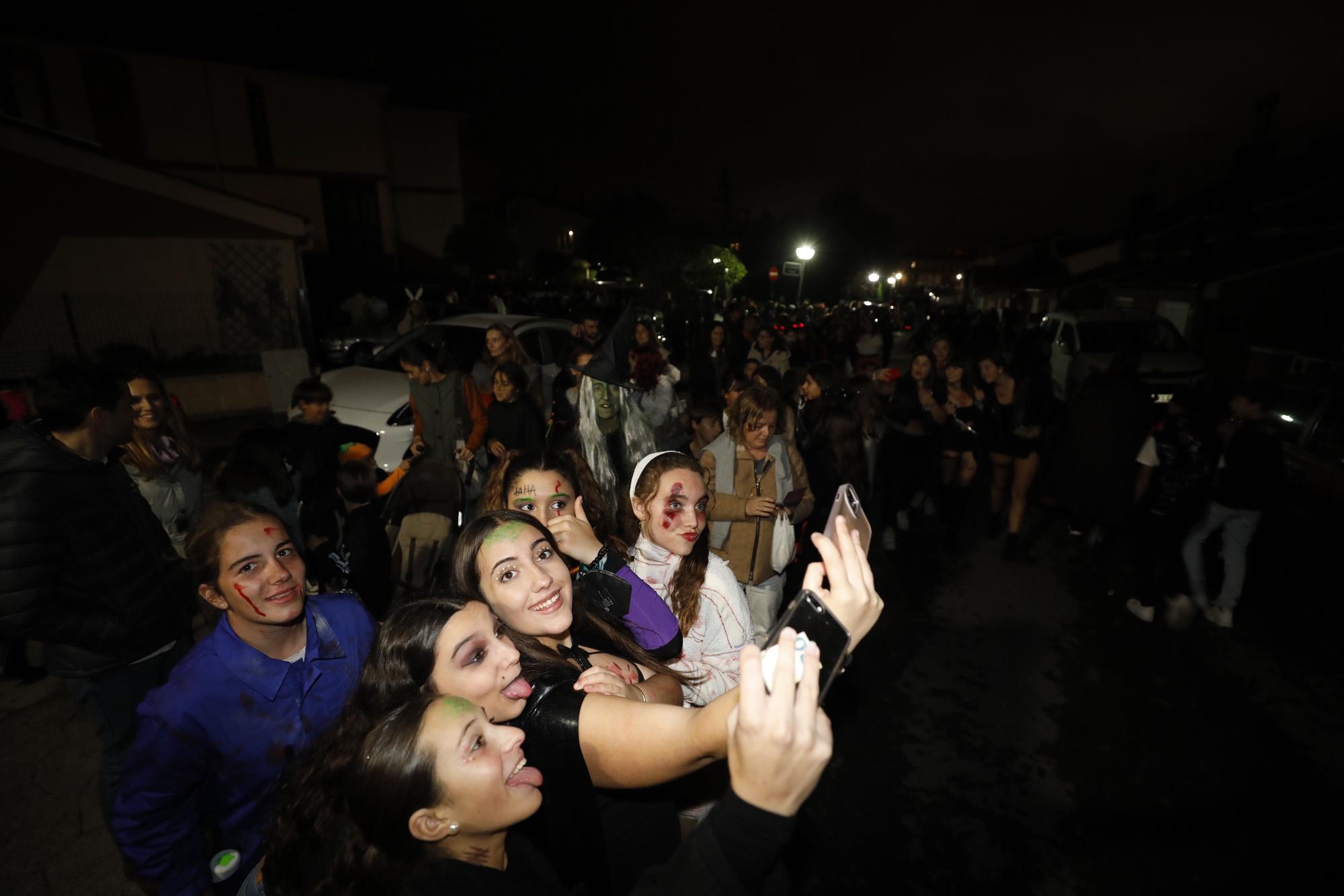 EN IMÁGENES: La Fresneda, a la calle para celebrar Halloween