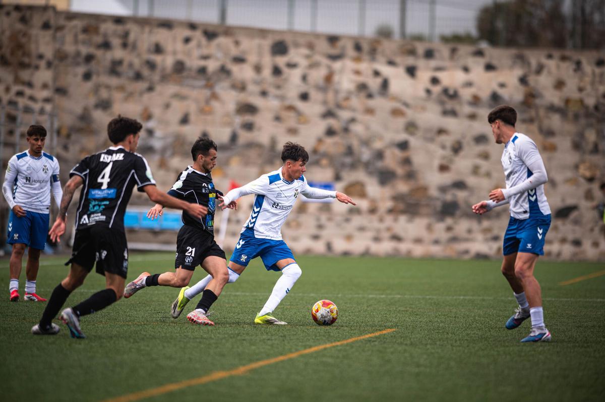 Partido de Tercera División Tenerife C-Herbania.