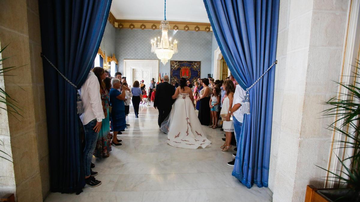 Una boda en el Ayuntamiento de Alicante