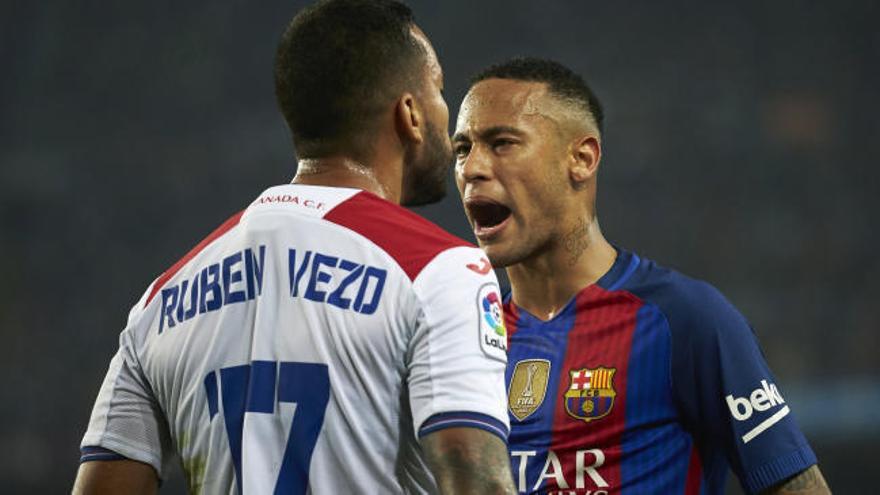 Así empujó Neymar a Vezo por las escaleras del túnel de vestuarios del Camp Nou