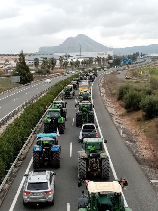 La tractorada arranca en la A-92, a su paso por Antequera.