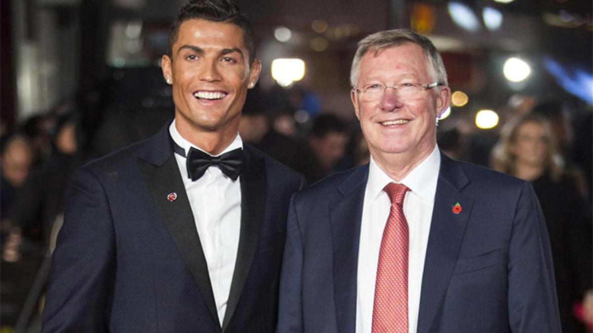 Sir Alex Ferguson con Cristiano Ronaldo en 2015 durante la presentación de una película sobre la vida del portugués