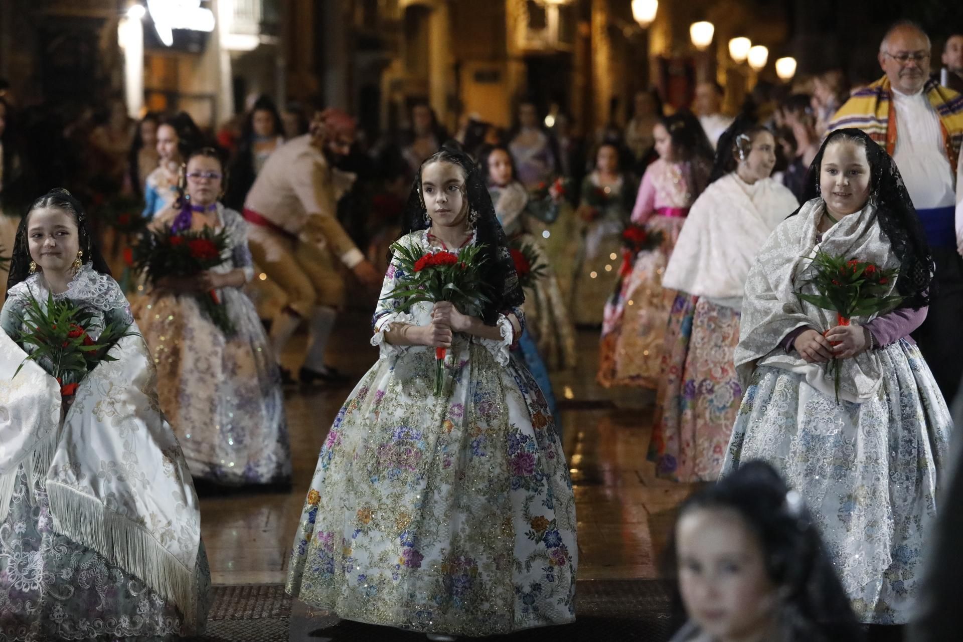 Búscate en el primer día de ofrenda por la calle Quart (entre las 22:00 a las 23:00 horas)