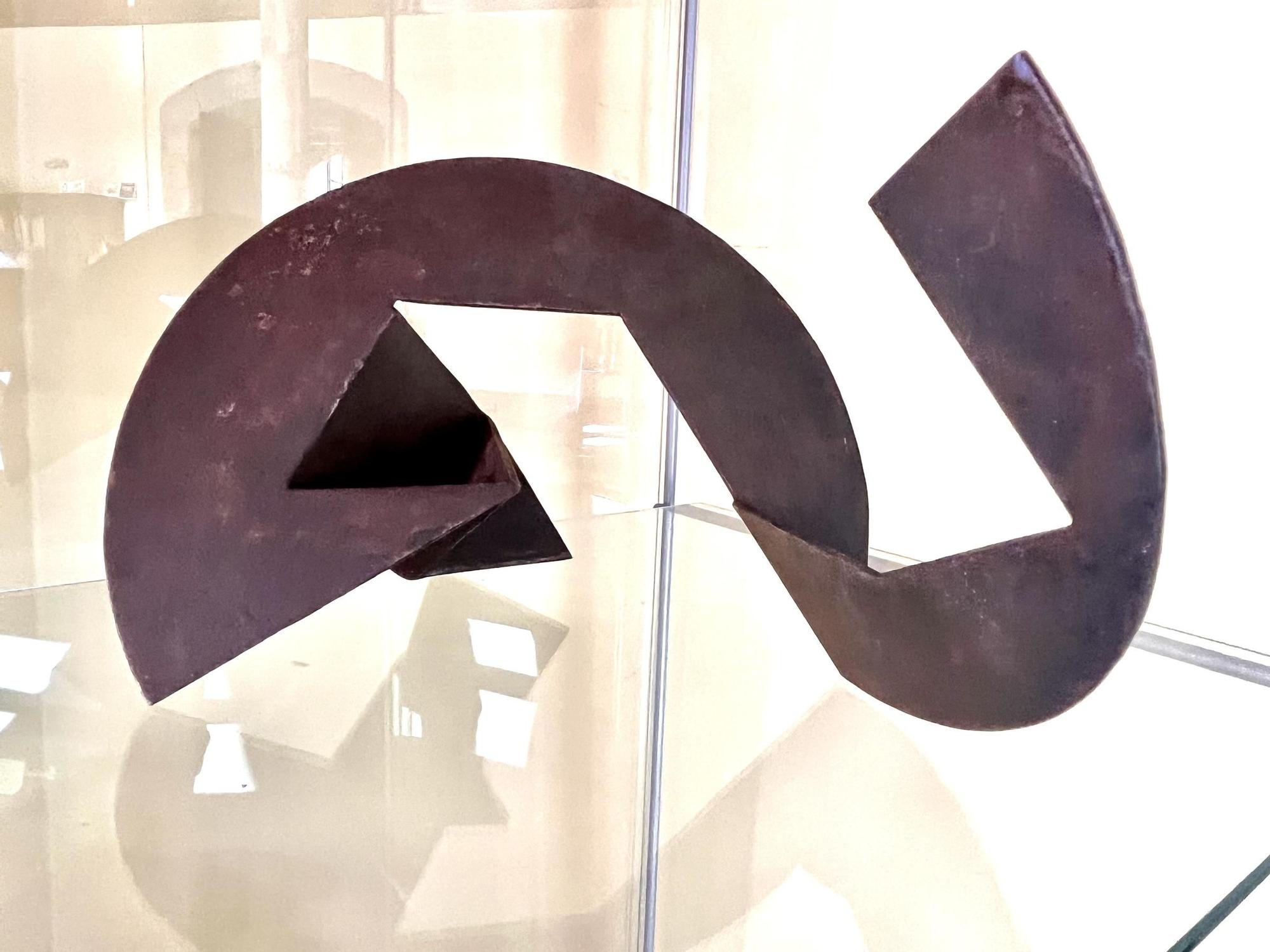 La obra del escultor Armando Rodríguez se expone en Cangas del Narcea