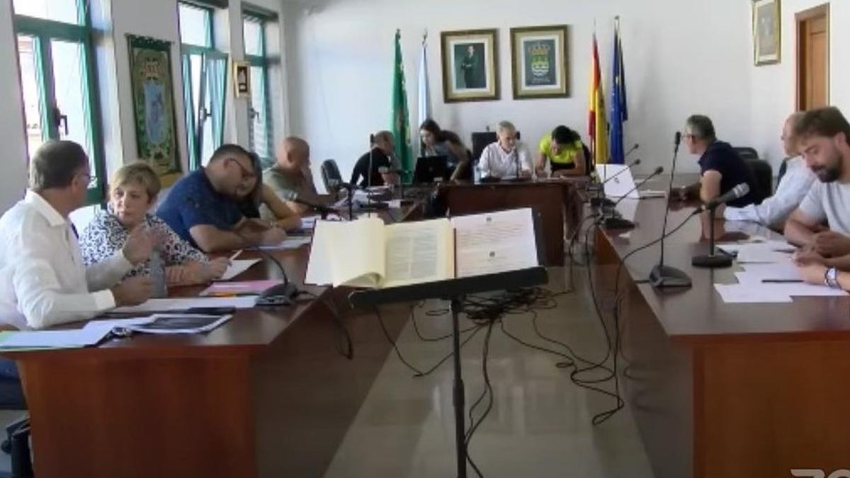 La corporación de Cruces, durante un pleno.