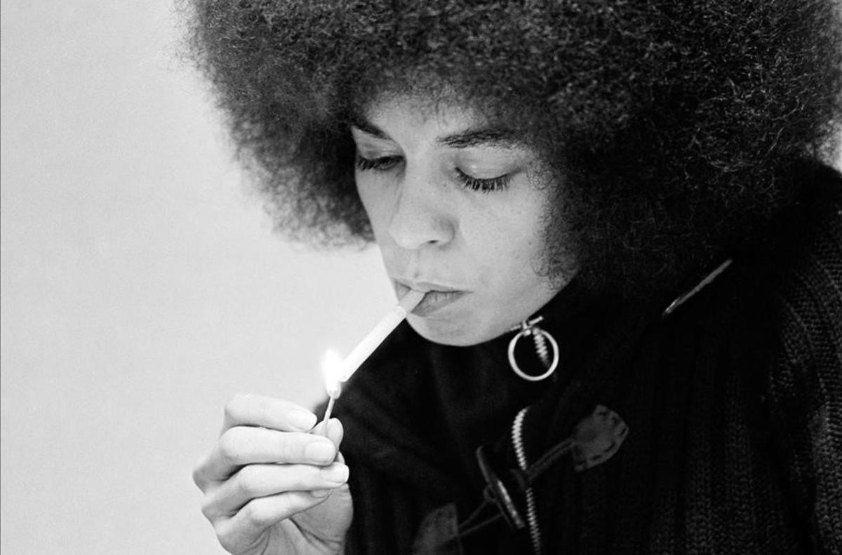 zentauroepp39245672 angela davis  black communist jailed for more than a year on200207180652