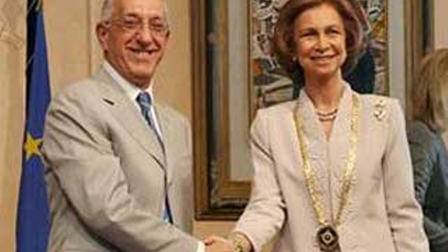 La reina Sofía recibe la Medalla de Oro de Atenas