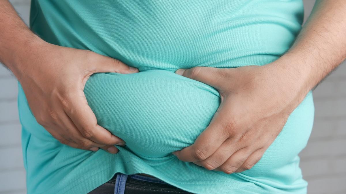 ¿Cómo afecta la obesidad a los niveles de testosterona de los hombres?