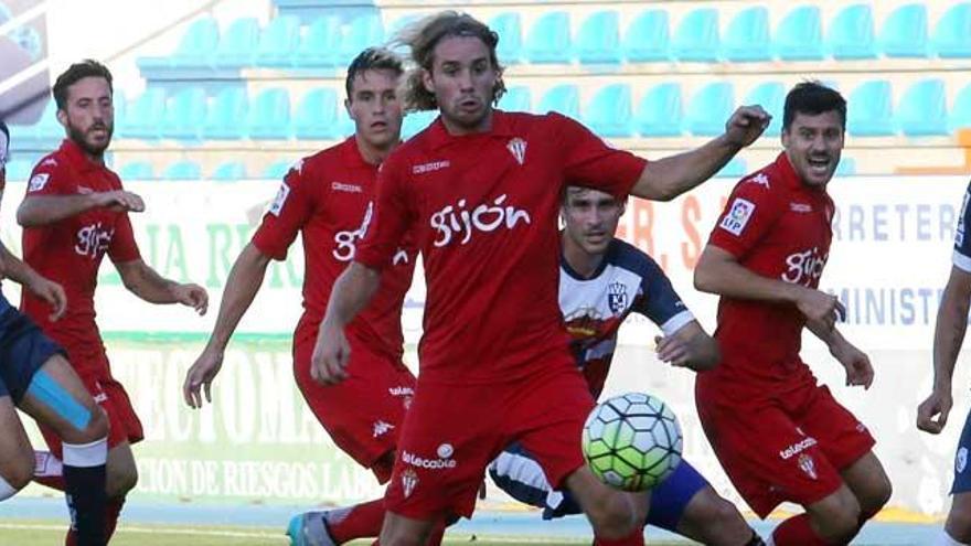 El Sporting se lleva el Triangular de León