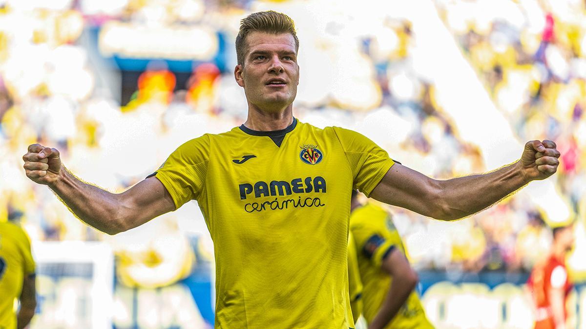 Sorloth celebra uno de los goles del Villarreal