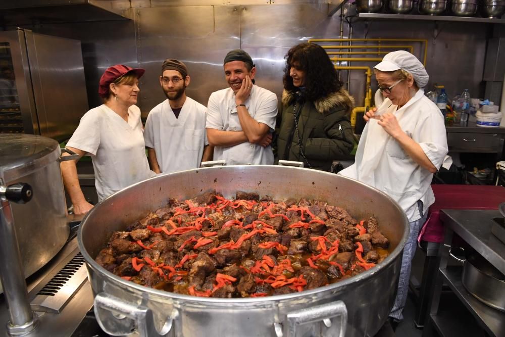 El alcalde visita la Cocina Económica por Navidad