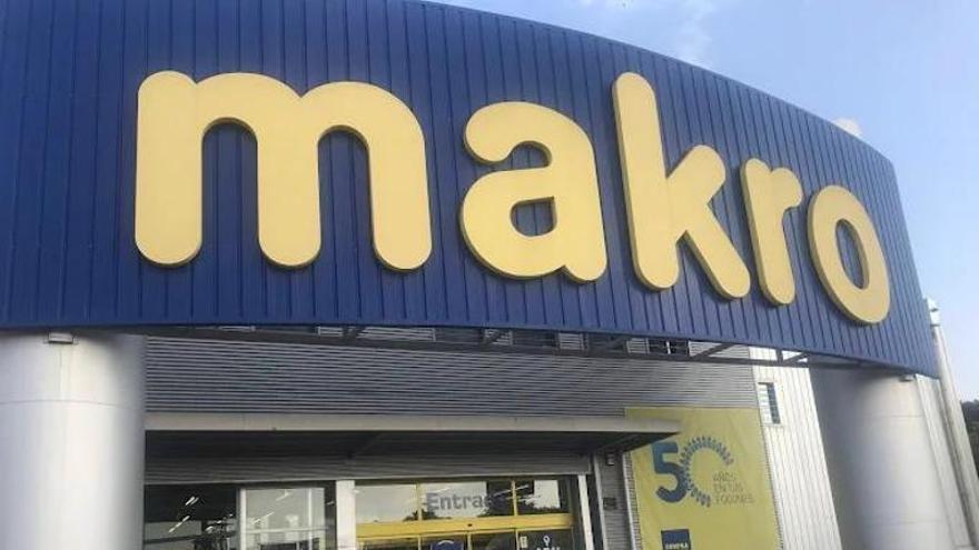 Hiere y tira a una zanja al policía que va a detenerlo por robar en el recinto del Makro de Murcia