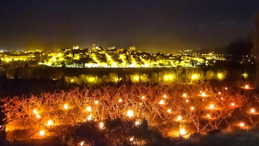 Los agricultores prendieron antorchas de parafina para combartir el frío