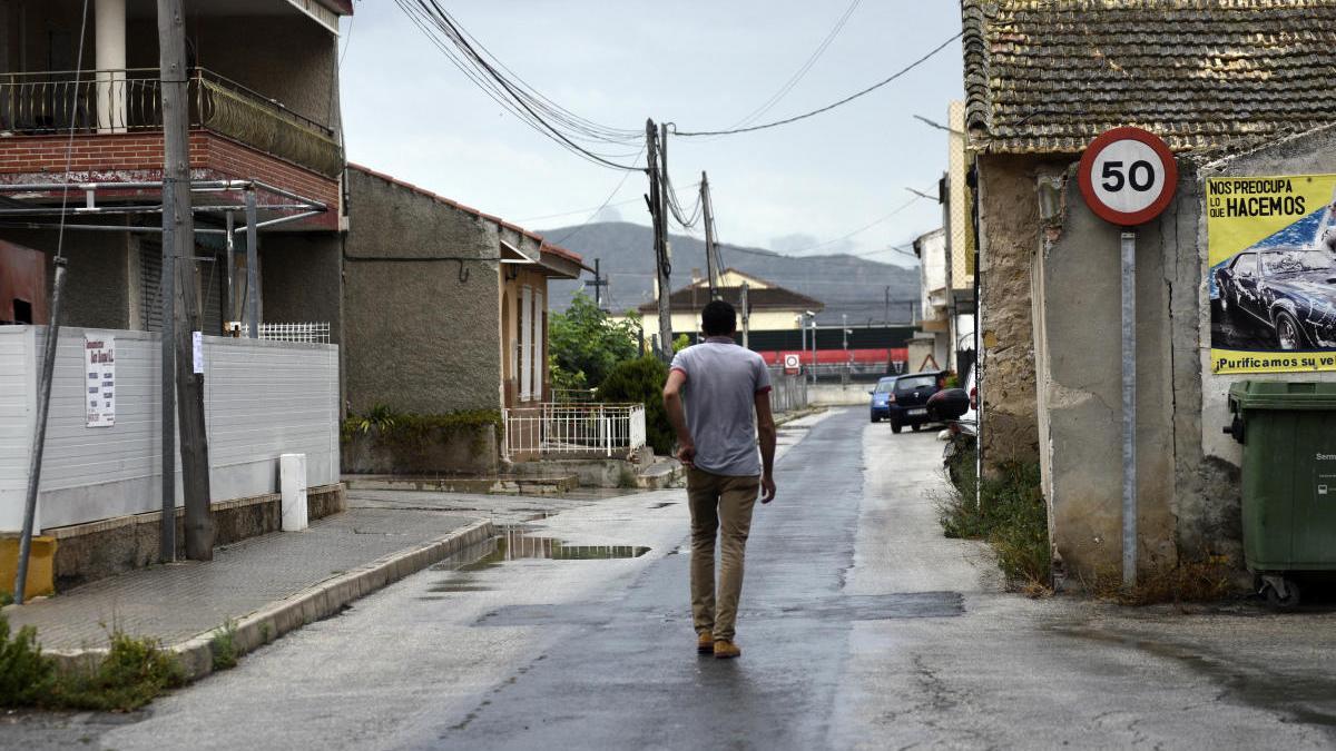 Prohibido cruzar una calle de Beniel