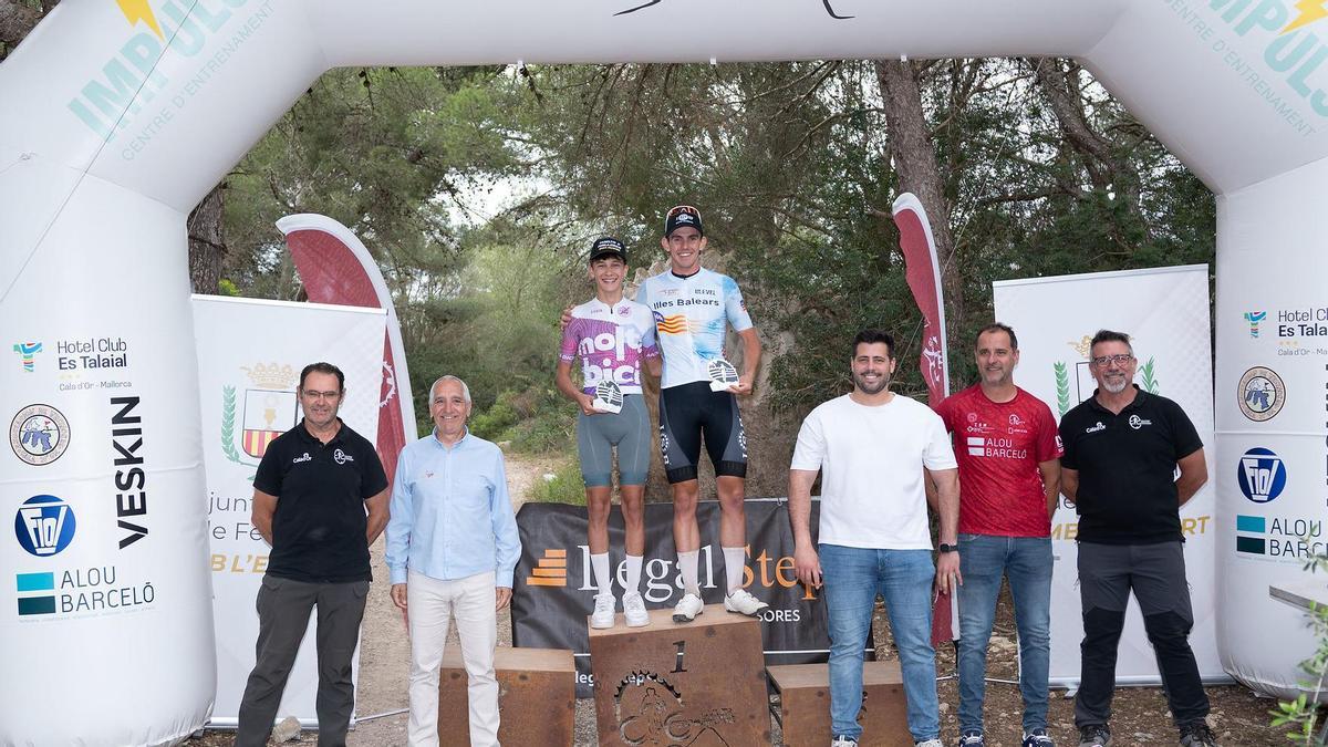 Jaume Muñoz, en el podio tras proclamarse campeón de Baleares.