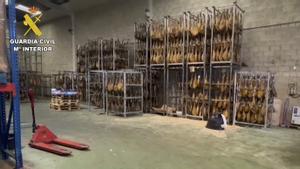 Localizan en Sevilla más de 50 toneladas de falsos jamones y paletas de pata negra