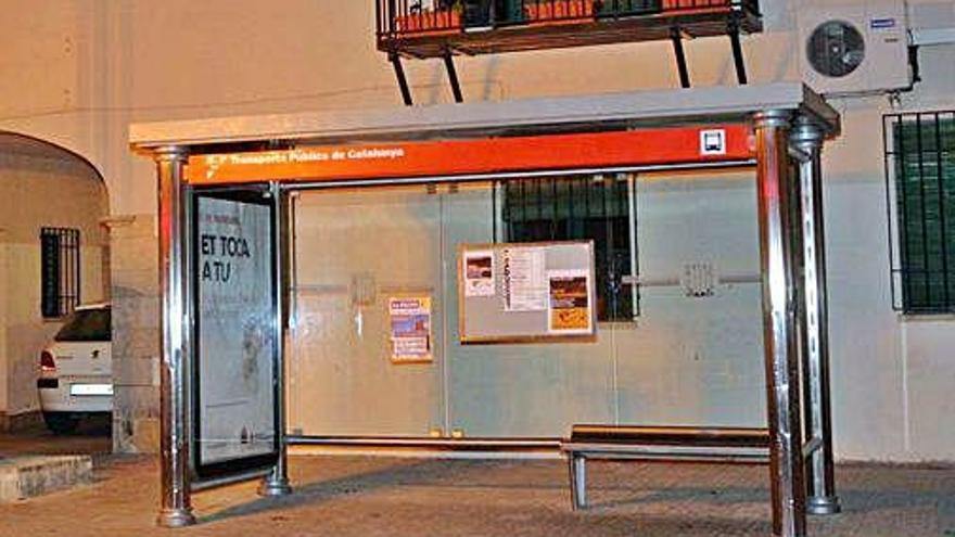 Una de les parades de bus de la Generalitat a Maçanet de la Selva.