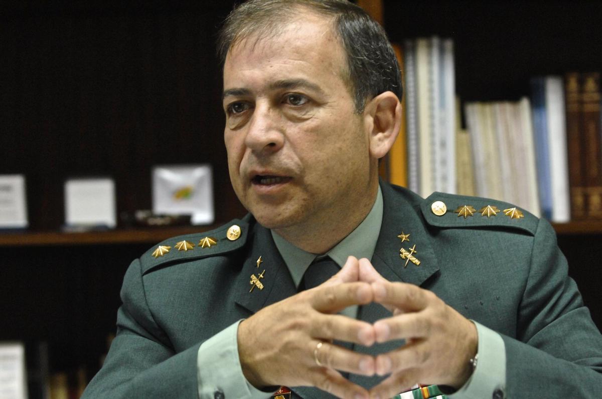 El general Francisco Espinosa Navas en su despacho de la Comandancia de Las Palmas cuando era coronel jefe.