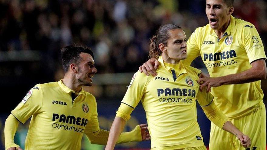 Ünal tumba al Atlético y desata el delirio en el Estadio de la Cerámica (2-1)