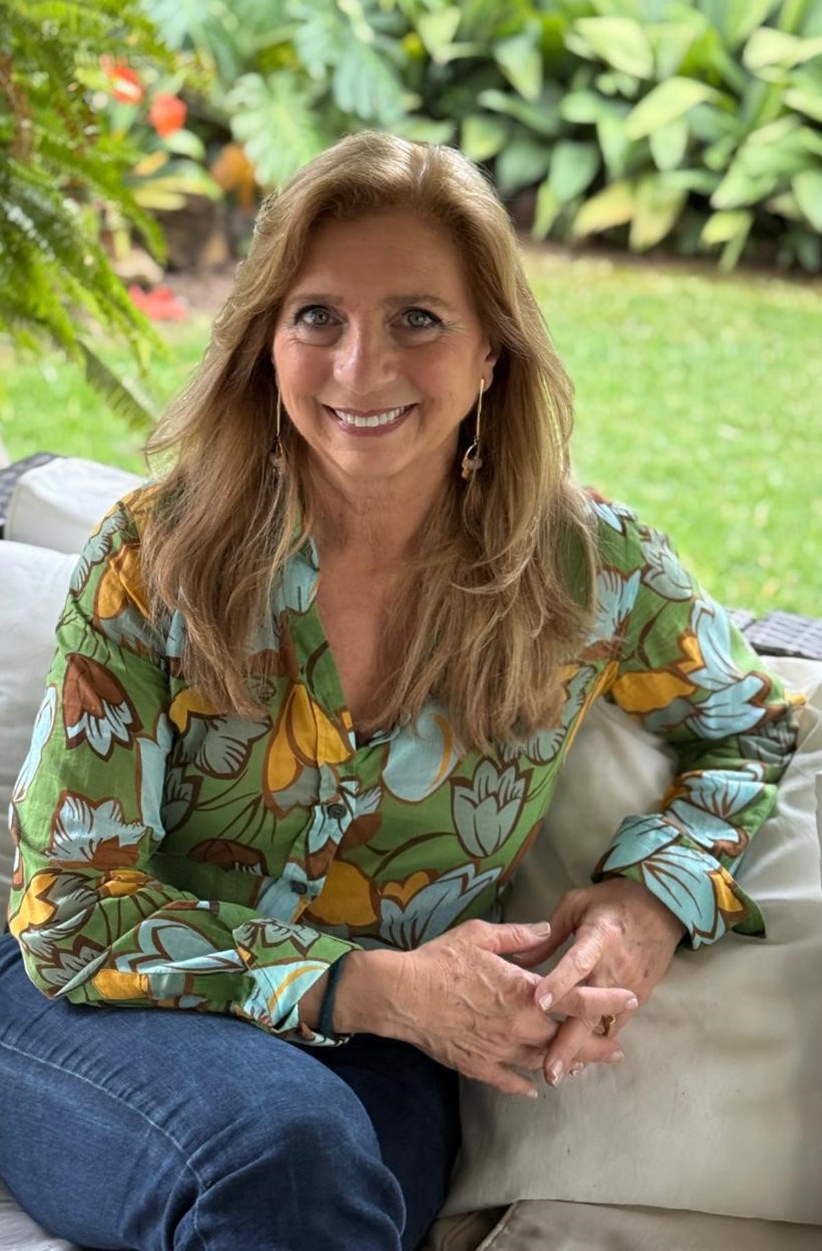 Carmen Santiago.