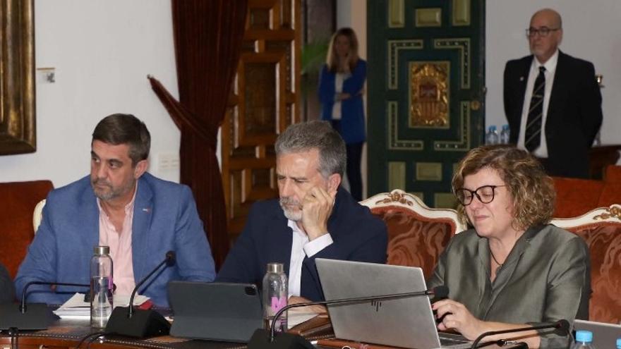 Ramón Hernández, Francisco Ángel Sánchez y Alba Doblas, en el pleno de la Diputación de Córdoba.