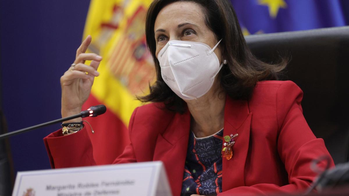 La ministra de Defensa, Margarita Robles, durante una videoconferencia con la Unidad Militar de Emergencias (UME)